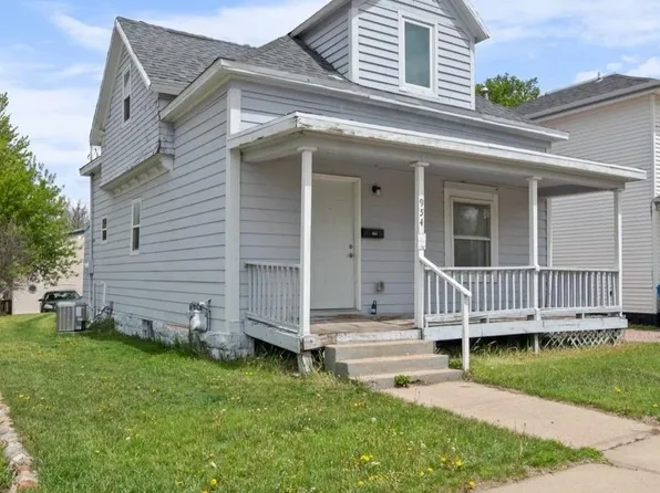 954 W 8th St, Sioux Falls, SD 57104