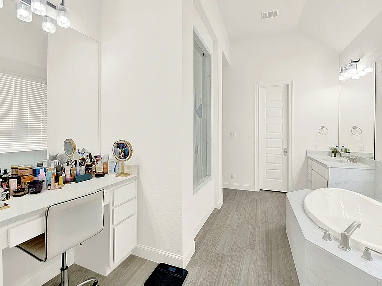 6826 Hallie Loop — Photo 40