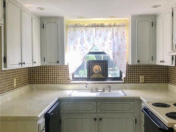 5th image of 121 Country Club Dr Unit 304-1
