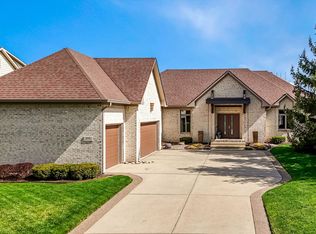 2009 Berry Rd, Greenwood, IN 46143