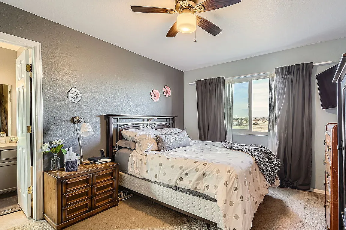 3 bed, 2600 sqft, $2,500 — Photo 4