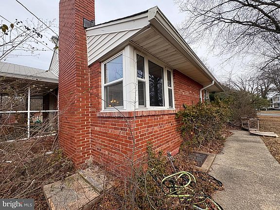 3rd image of 5535 Dawes Ave