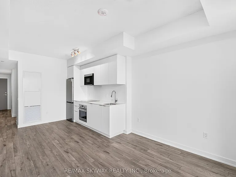 15 Skyridge Dr #521 — Photo 35
