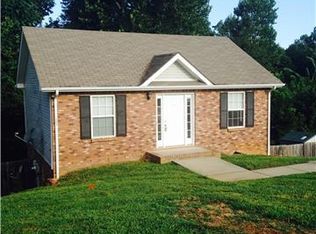 353 Brook Mead Dr, Clarksville, TN 37042