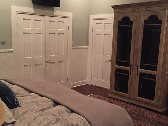 5th image of 312 E Myrtle St