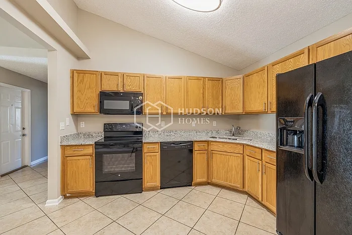 2044 Hunters Trace Cir — Photo 9
