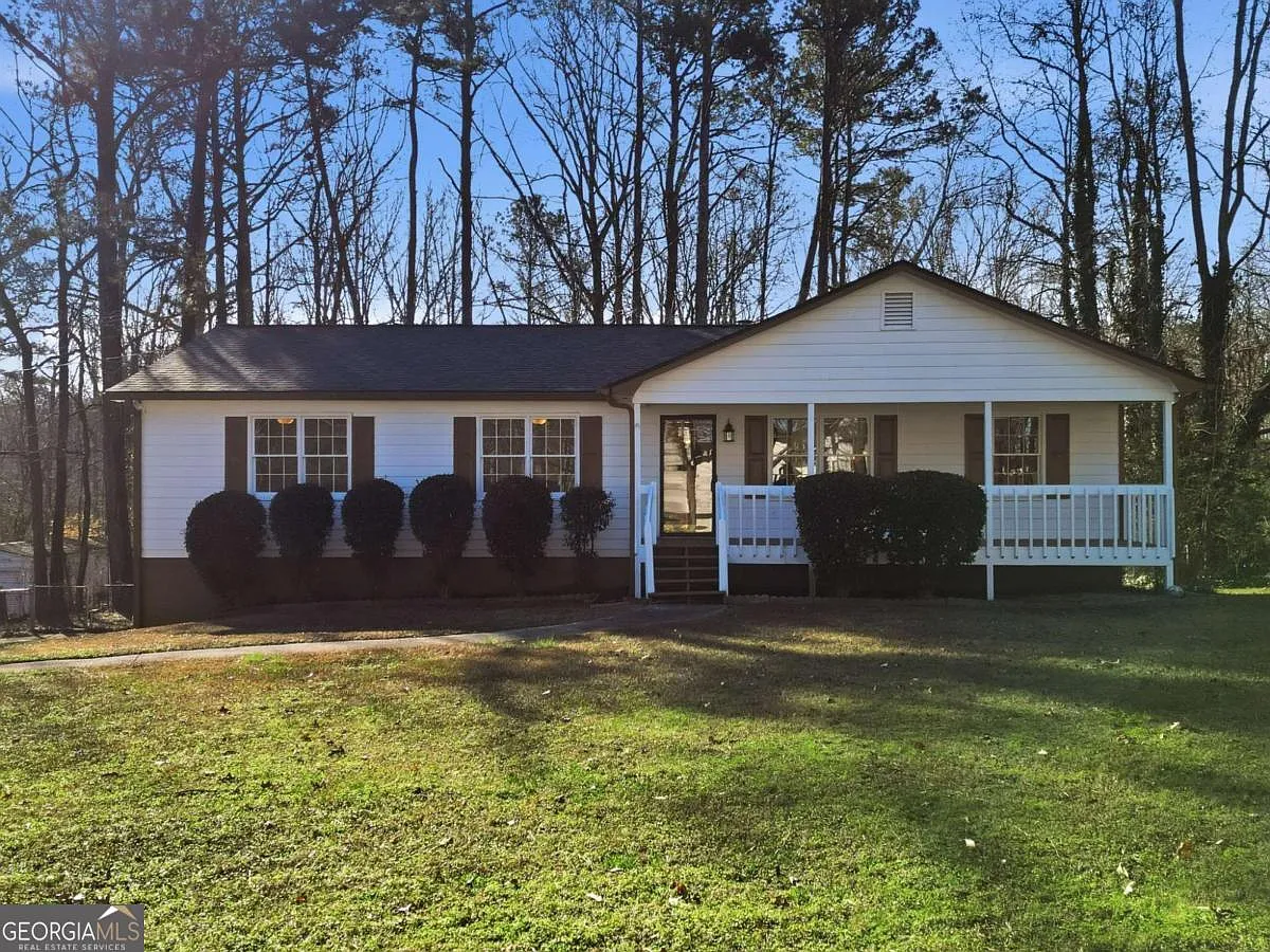 5641 Riding Woods Dr SW photo 1