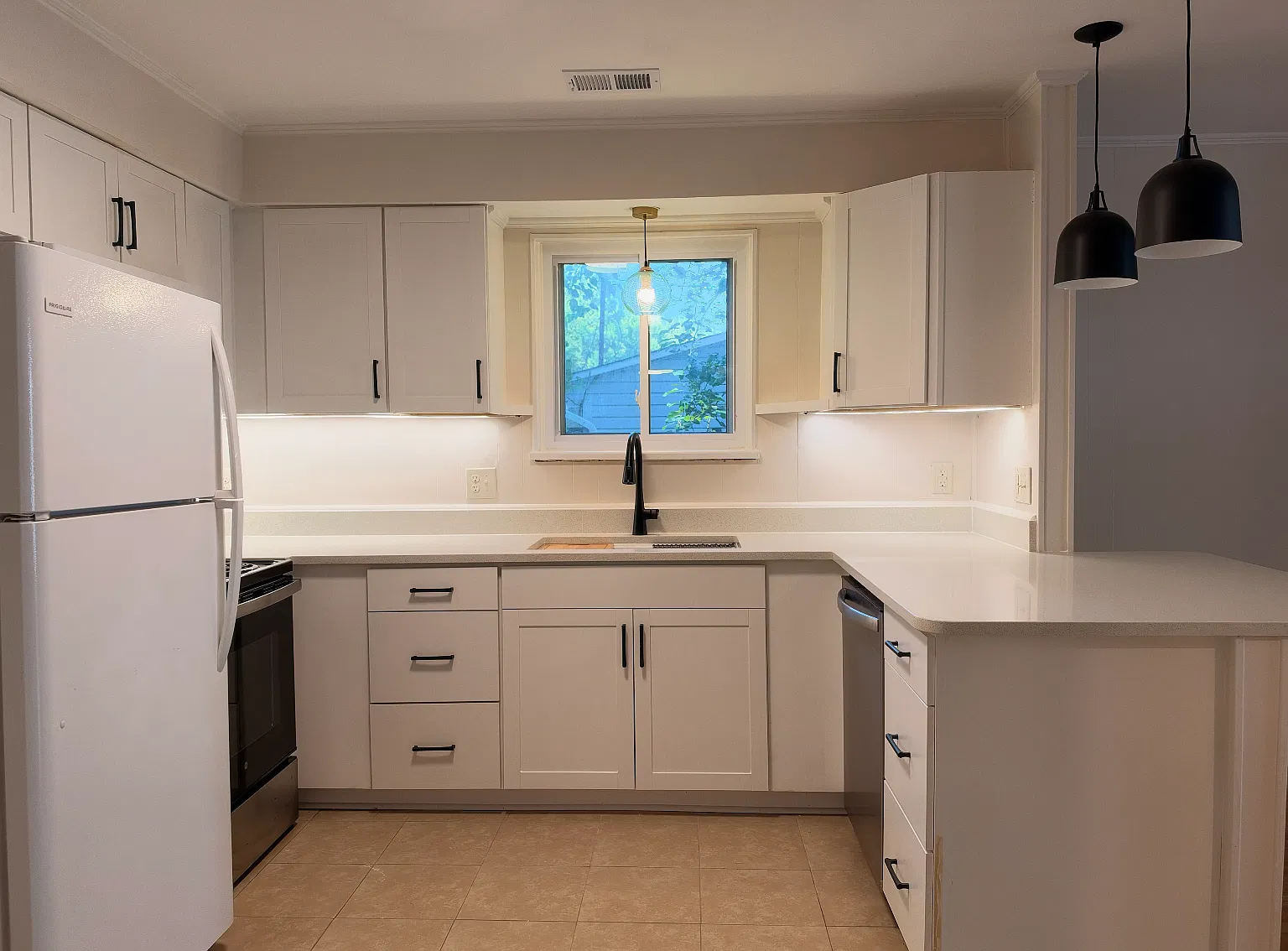 2 bed, $1,700 — Photo 2