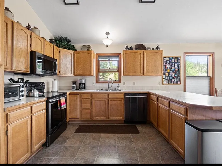 256 Lake View Cir E — Photo 4