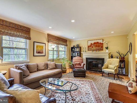 4th image of 1437 Brookhaven Dr