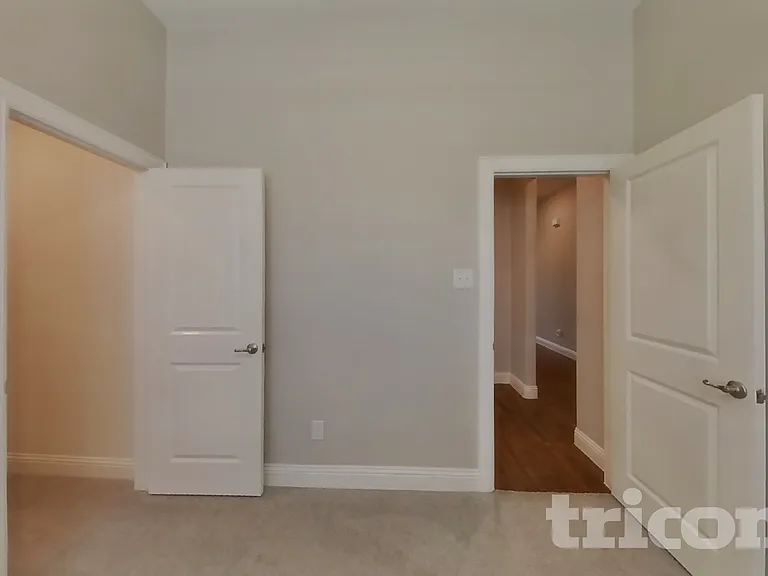 11201 Klondike Ln — Photo 10