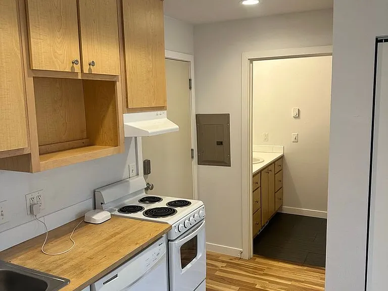 491 W 8th Ave — Photo 7