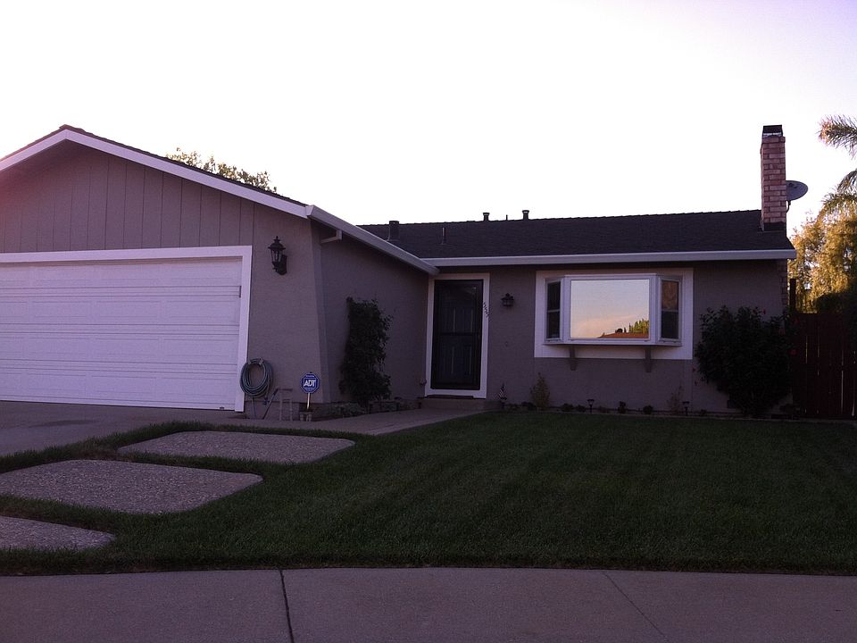 2nd image of 555 Impala Ct