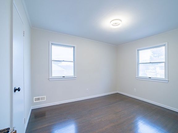 2nd image of 6 Dartmouth Dr
