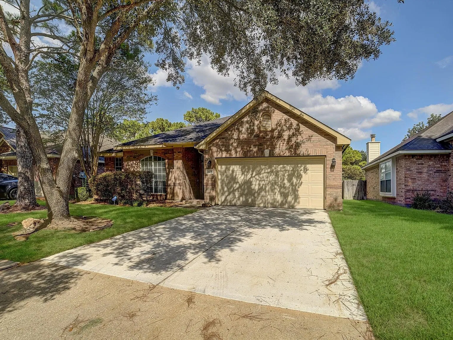 3 bed, 2.0 bath, 2132 sqft, $2,350 — Photo 1