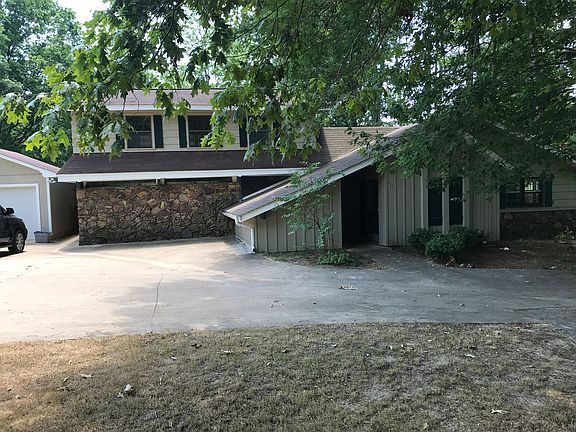 2nd image of 204 Brookwood Dr