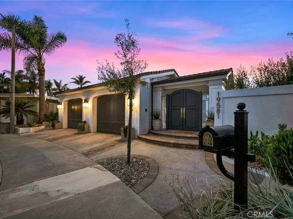 19581 Summer Breeze Ln, Huntington Beach, CA 92648
