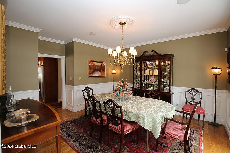 4th image of 16 Westfall Court #6