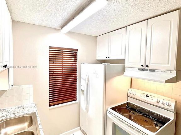 4th image of 900 NE 26th St APT 7