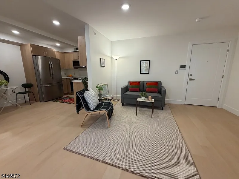627 Valley Rd — Photo 3