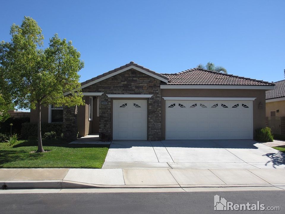 1st image of 28103 Highwood Ct