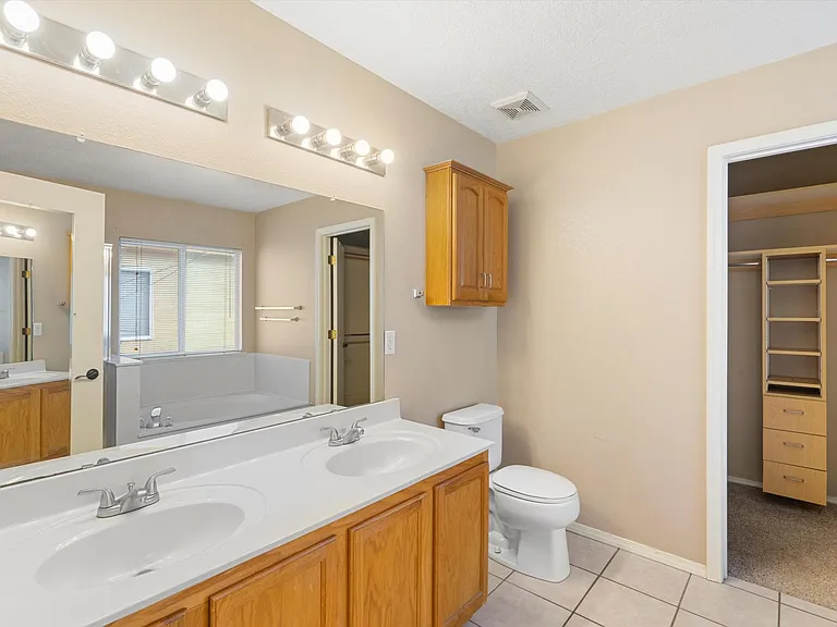12428 Rainier Way NE — Photo 22