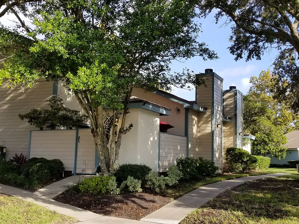 Corner/End Townhome