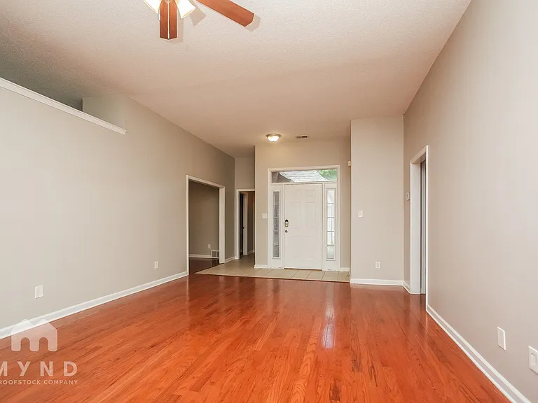 6318 Cheyenne Dr — Photo 5