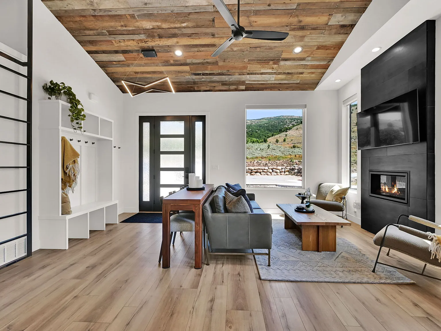 2 bed, 1100 sqft, $3,500 — Photo 3