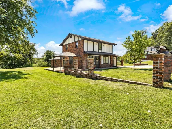 156 Gall Rd, Columbia, IL 62236