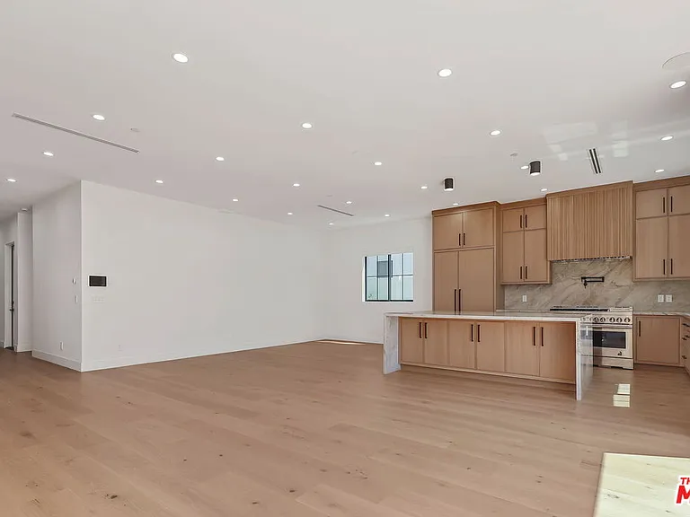 5917 Rhodes Ave — Photo 13