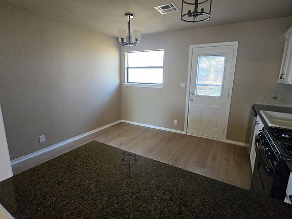 5th image of 125 W Thompson Ave