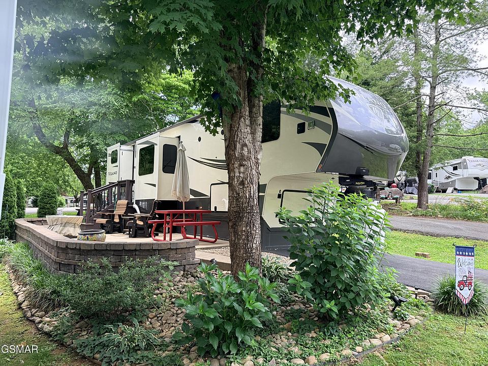 1st image of 4229 E Pkwy #051-lot 51