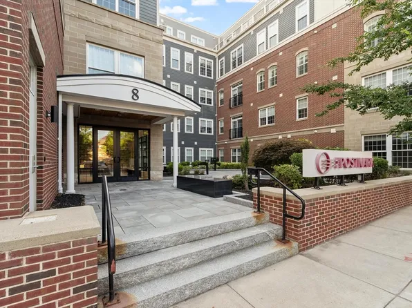 8 Sanborn St APT 2011, Reading, MA 01867