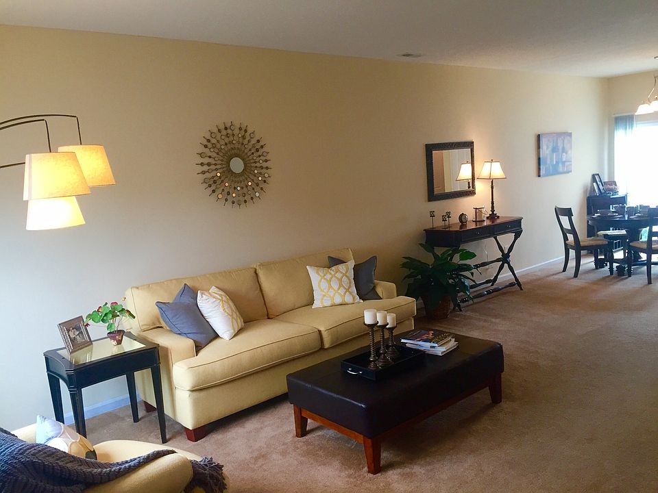 2nd image of 2044 Opal St