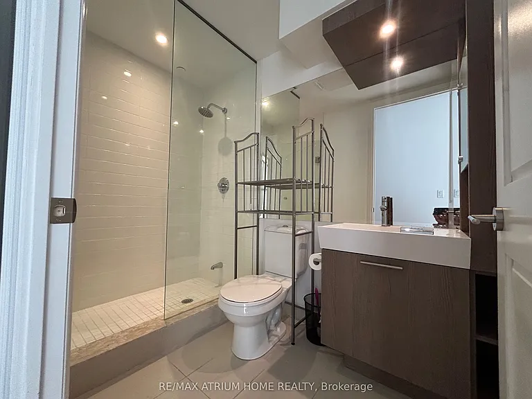 388 Yonge St #7010 — Photo 13