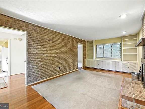 5th image of 310 Kimrick Pl