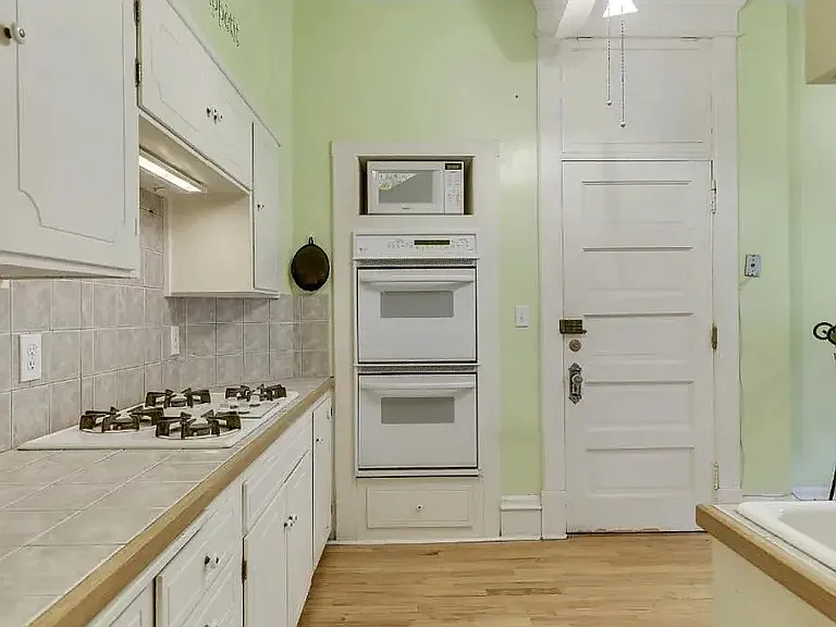 614 Grand Ave #D — Photo 3