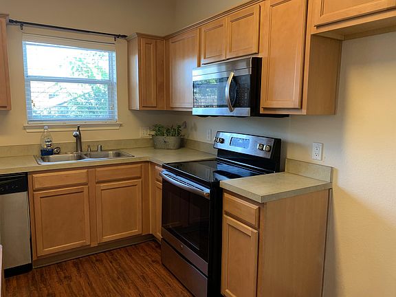 5th image of 734 Fleming St