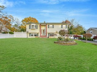 3005 New London Ave, Medford, NY 11763