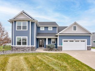 8370 Summer Ridge Ct, Freeland, MI 48623