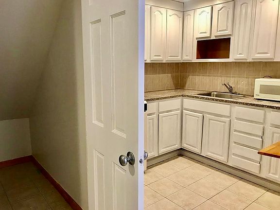 3rd image of 9 Pell St APT 3A