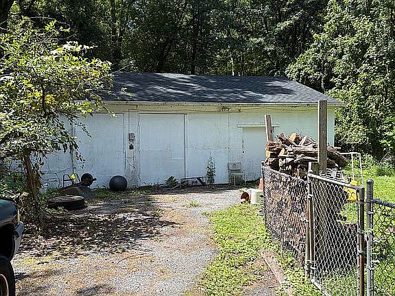 3rd image of 300 Bourque Rd