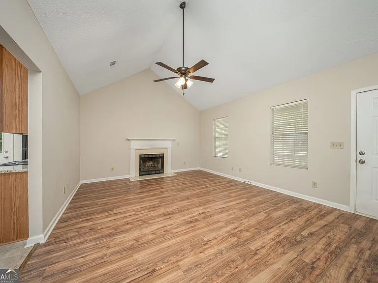 536 Loblolly Ln — Photo 7