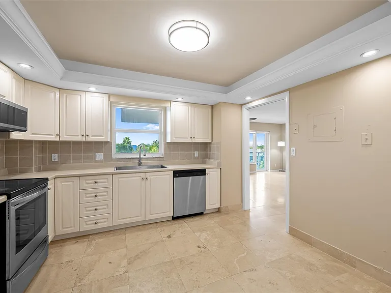 3900 Galt Ocean Dr #309 — Photo 8