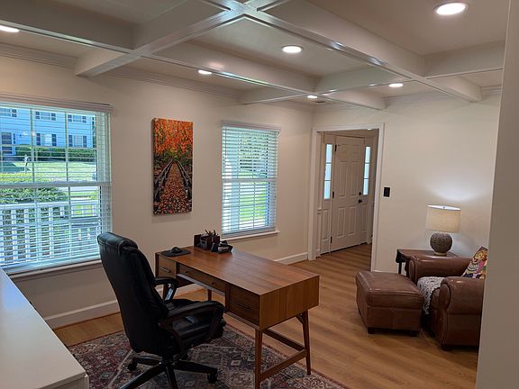 4th image of 2053 Blackhorse Ln