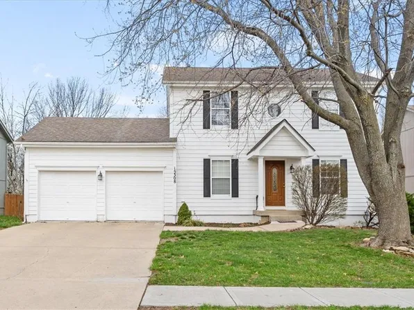 15308 S Bradley Dr, Olathe, KS 66062
