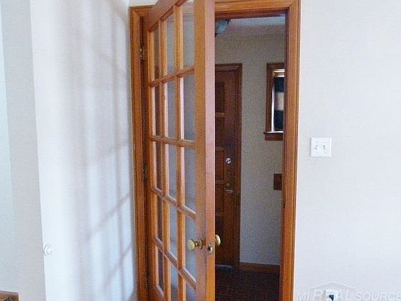 2nd image of 15163 Camden Ave