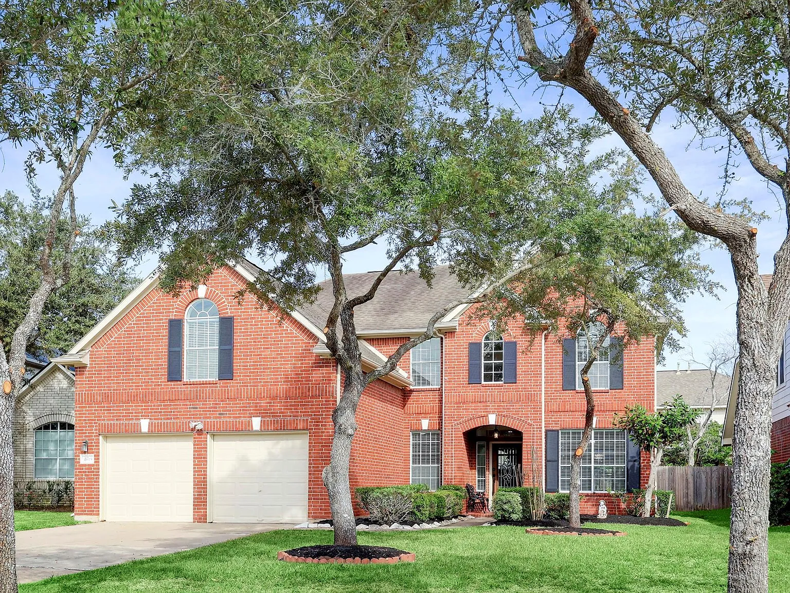5 bed, 3.5 bath, 3277 sqft, $3,400 — Photo 3