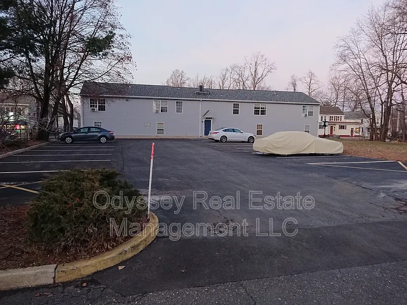 1 bed, 1.0 bath, 500 sqft, $1,600 — Photo 3
